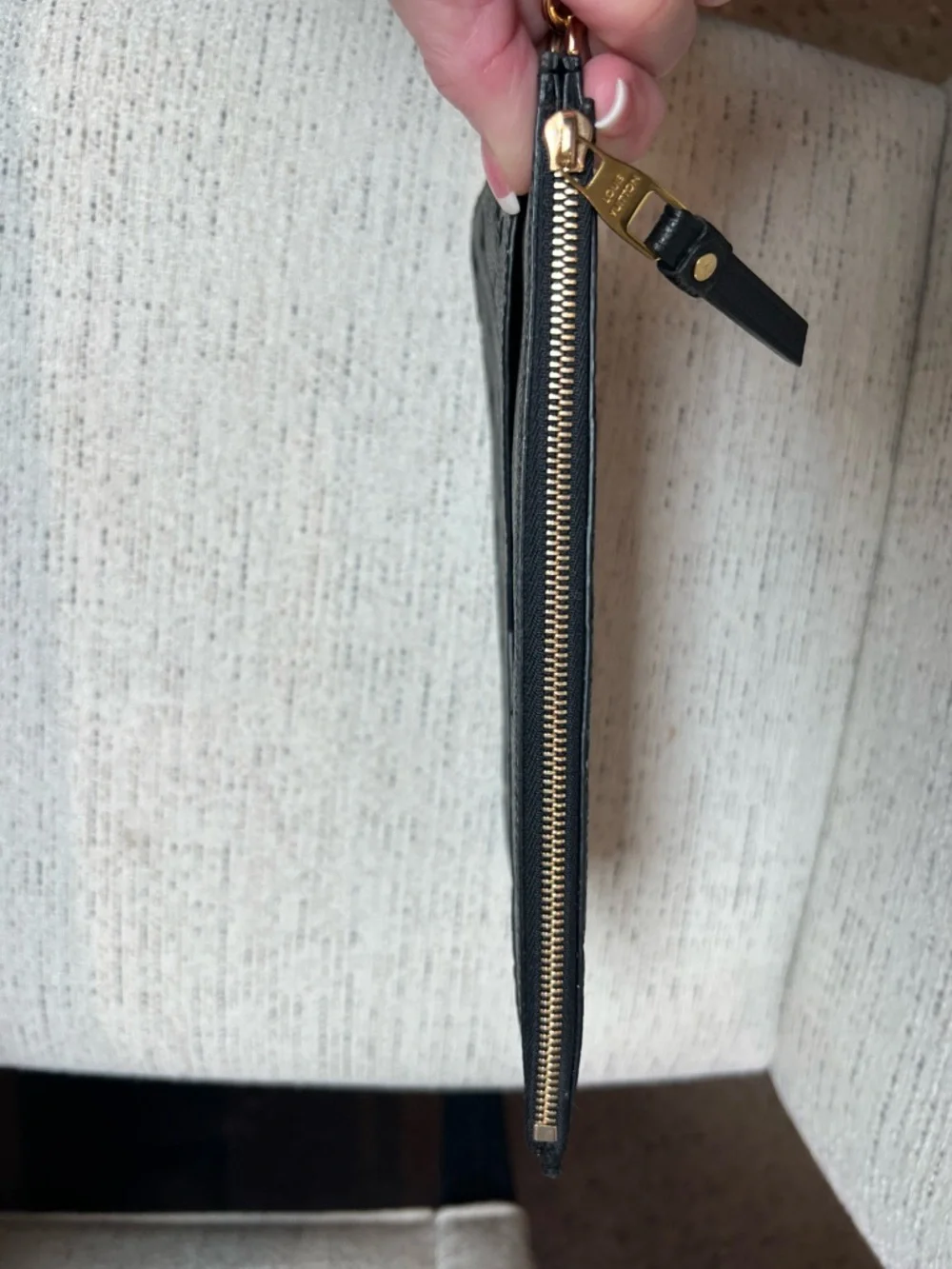 Louis Vuitton Melanie Pochette - Picture 12 of 16